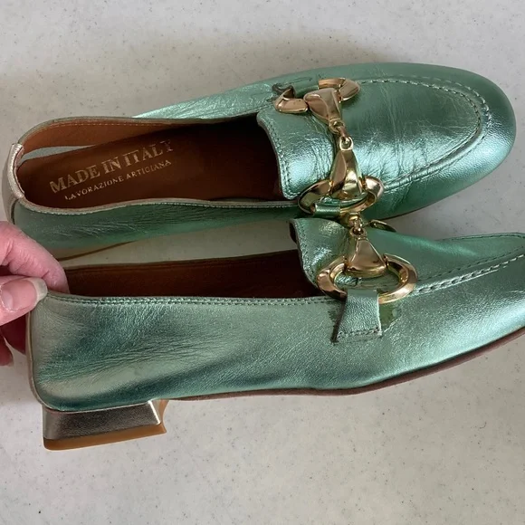 Elegant Mint Green Loafers with Gold Accents - Picture 7 of 7